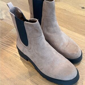 Old Navy ankle boots size 8